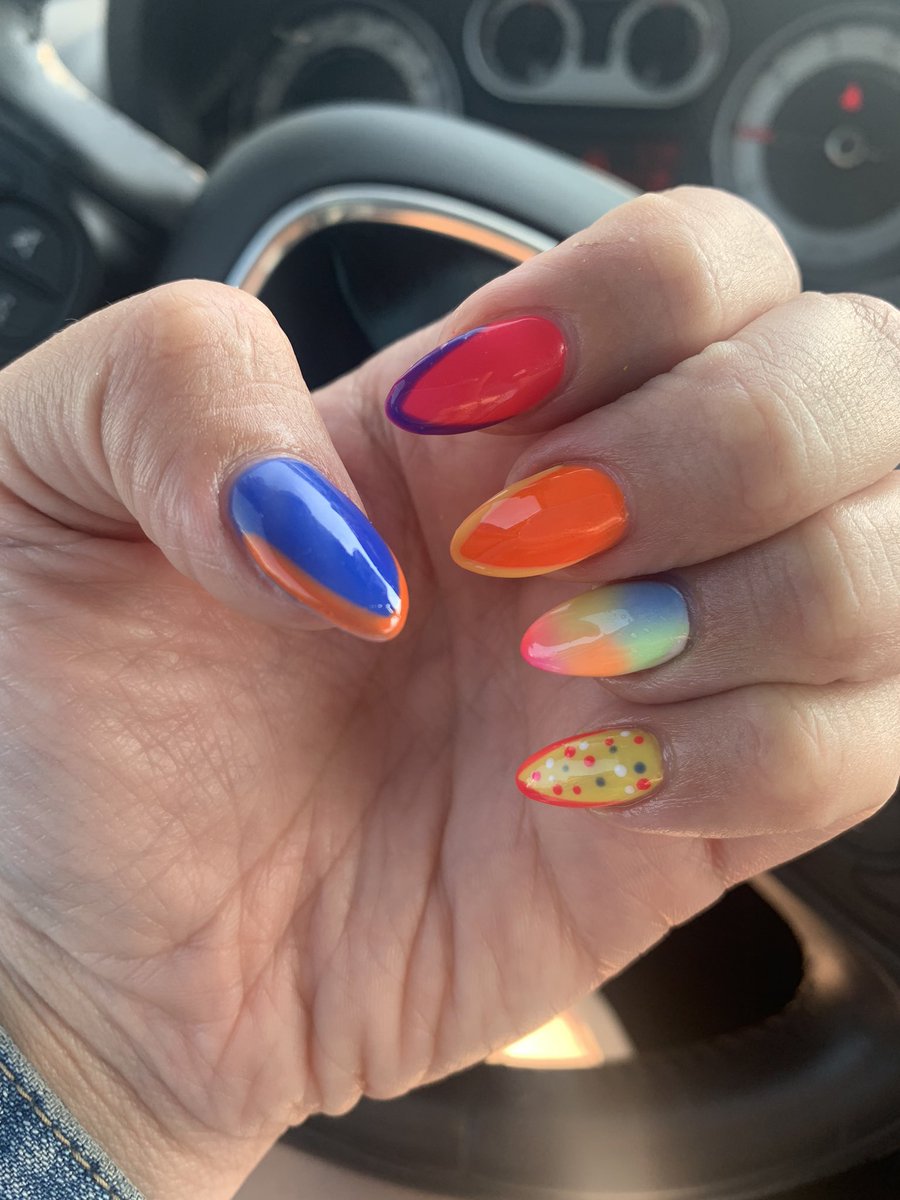 Sam totally #nailedit ! #nailart #Wednesdayvibe 

Check out Essence Nails on Marketplace Blvd! Worth it!