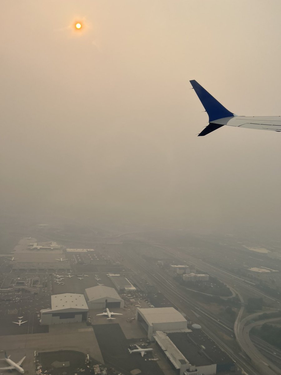 shawnlatur's tweet photo. As captured departing Newark Liberty moments ago: NJ cloaked in wildfire smoke, blue skies above the plume.

Headed to talk #climate and #EnvironmentalJustice leadership alongside @EPA @EPAresearch + other pros at the @AirandWaste Mgmt conference.

I’m going to have a lot to say. https://t.co/lt17muIJGa