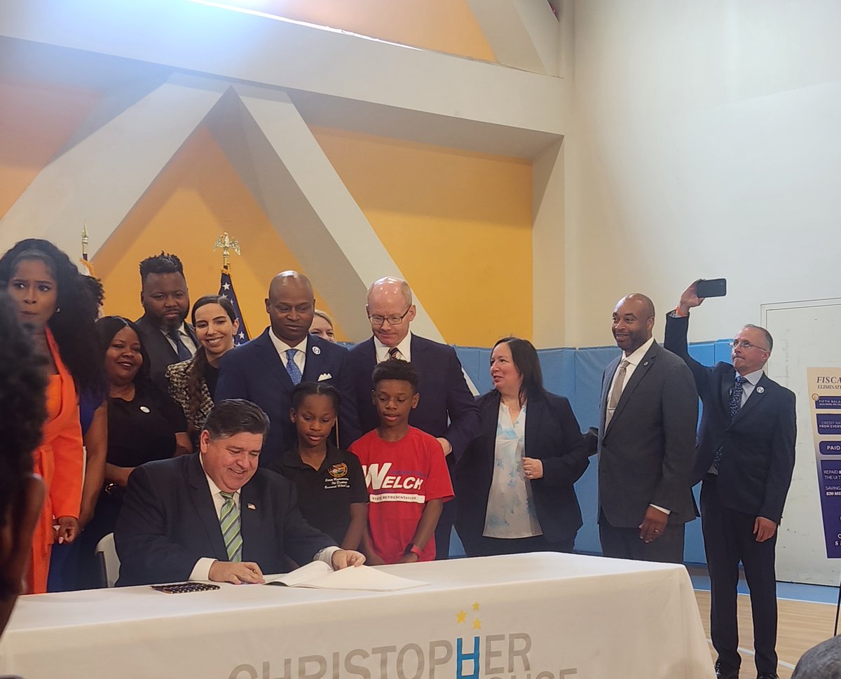 TheCRCL's tweet image. #SmartStartIL provides needed investments in #earlyed—but we can&apos;t stop there.

We commend the IL General Assembly for prioritizing children and families by approving @GovPritzker&apos;s #SmartStart plan as part of the state&apos;s FY24 budget.

Full statement: ow.ly/huen50OIvLv