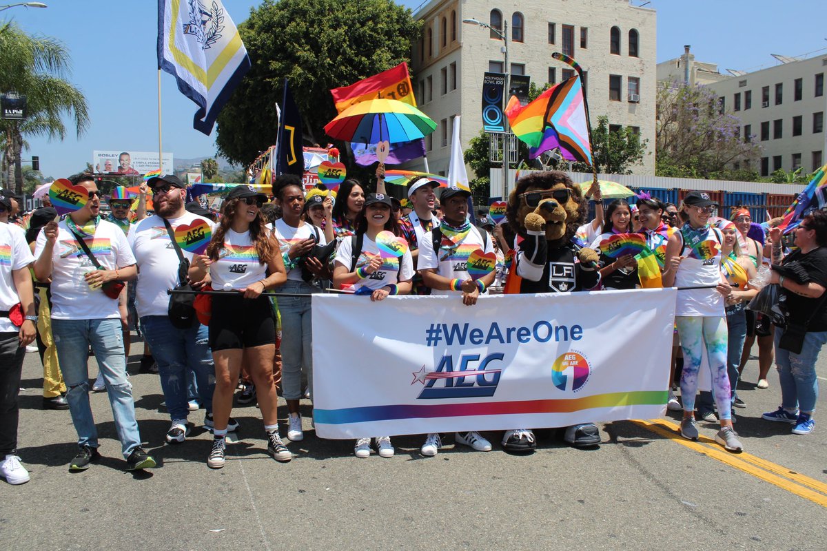 AEGworldwide's tweet photo. We can't wait to go #AllOutWithPride this weekend at the @LAPride Parade! ๐ณ๏ธโ๐๐ณ๏ธโโง๏ธ
Kicking off 11AM at Sunset Blvd and Highland Ave. Keep an eye out for our AEG float with live performers, mascots and friends from the @lakings and @lagalaxy and lots of fun!
#BetterAsOne #pride https://t.co/AY2zcwwxn5