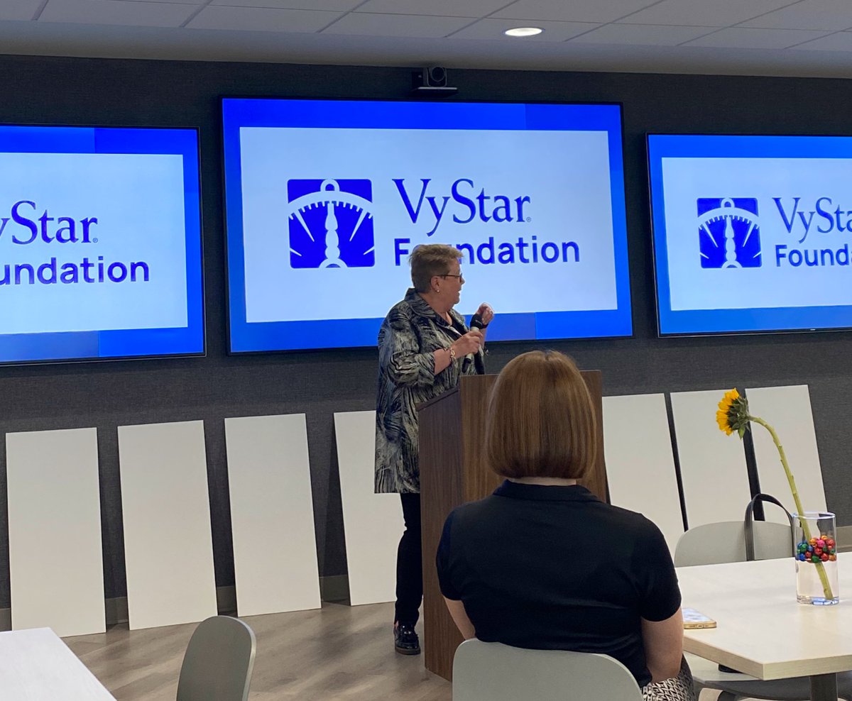 OfficialVyStar's tweet photo. Today was a fantastic day. Our VyStar Foundation has doubled down on doing good. We have awarded almost $200,000 to 10 organizations focused on supporting those who served and their families. #Vystarcares https://t.co/KGuzUp8lsP