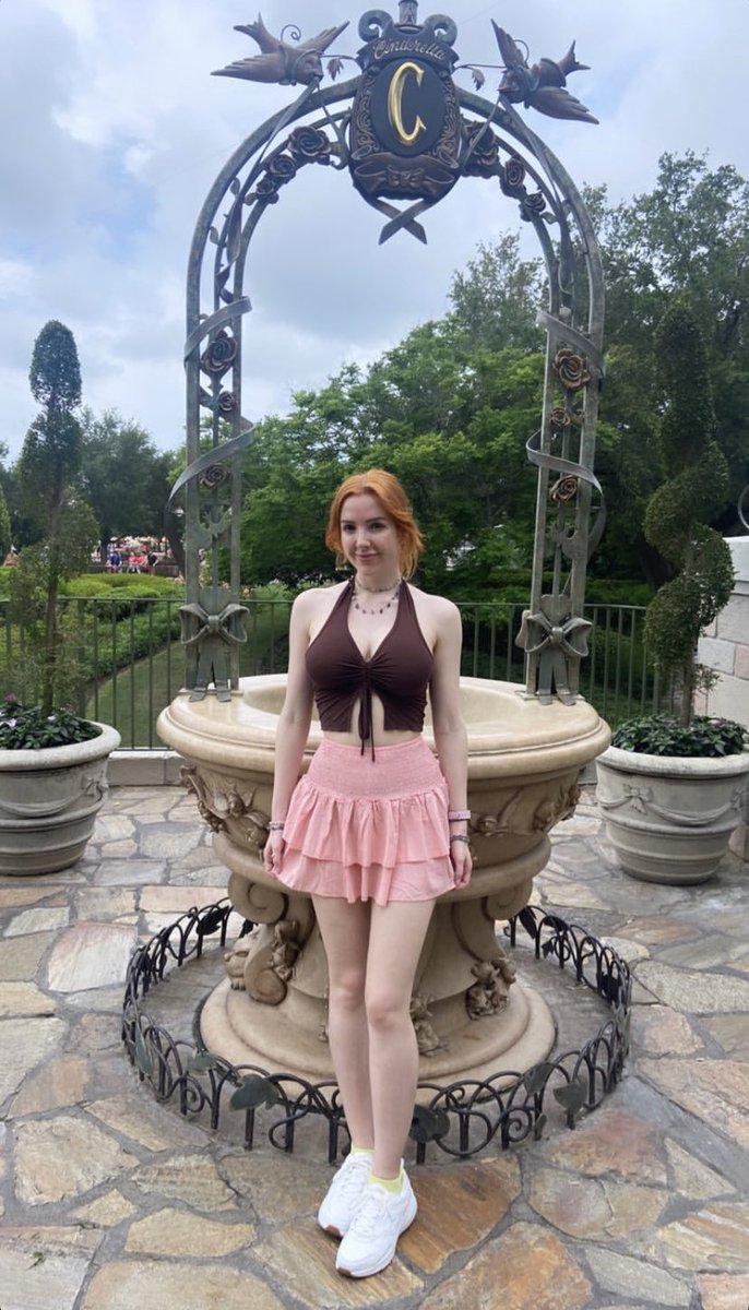 SandraCraig409's tweet photo. I am single I am looking for a serious relationship 🥰❤️❤️ https://t.co/nbOvwE4MzY