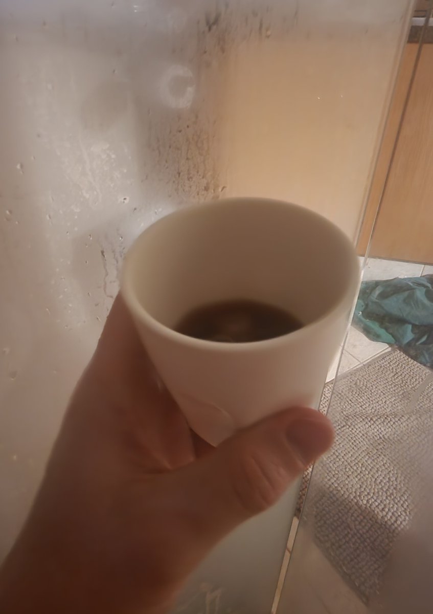 cyn_s15's tweet photo. Shower cold brew is best cold brew.... #showercoffee https://t.co/5Y8igjGNFA
