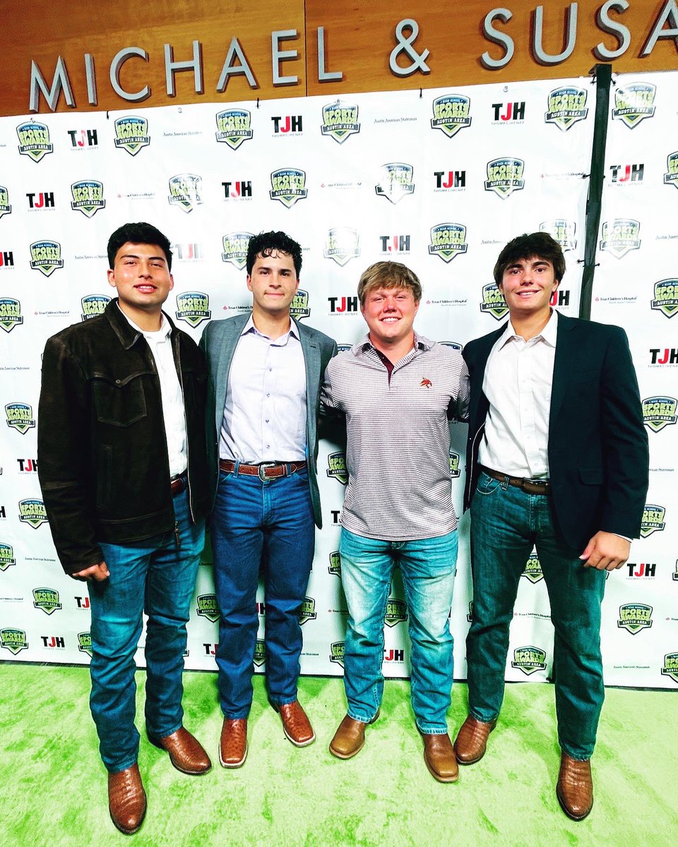LouieAlonzo2's tweet photo. It was an honor to be nominated for baseball player of the year in the Austin area and to be in the presence of so many elite student-athletes last night. Congrats to @JGonzales_44 on winning the award and also to my fellow nominees @SavageD99 @BenMerriman4 @OJGonz23 #austinhssa https://t.co/O97VnbNPUk