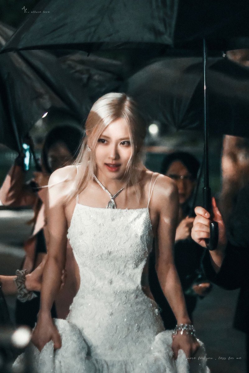 rosie (@roseannepics) on Twitter photo 