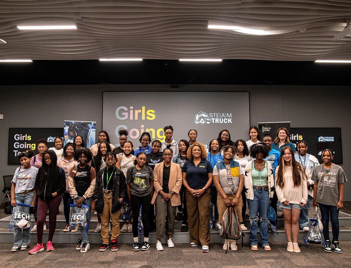 steamtruck's tweet photo. Day 1 of Girl Going Tech was amazing. Thank you to @MicronTech for helping to make this happen @MicronGives #GirlsGoingTech https://t.co/7B3KgOZ1Bt
