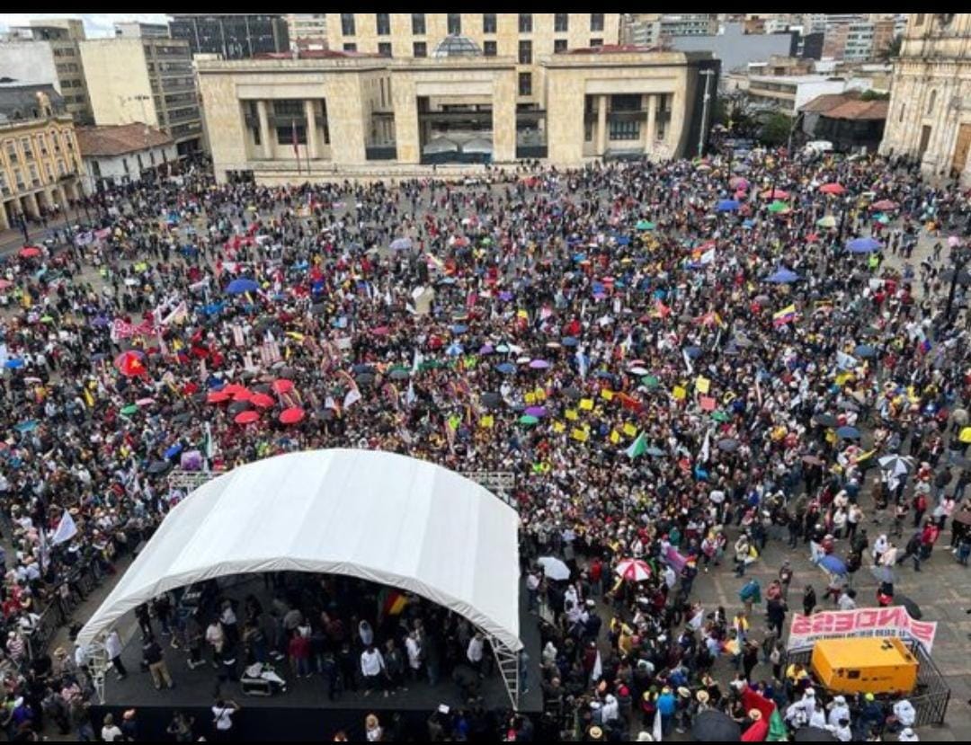 TLukumi's tweet photo. Mira vé!!! Te saludamos a 2600 metros  más cerca de las 🌟 . https://t.co/xrAbUg20m0