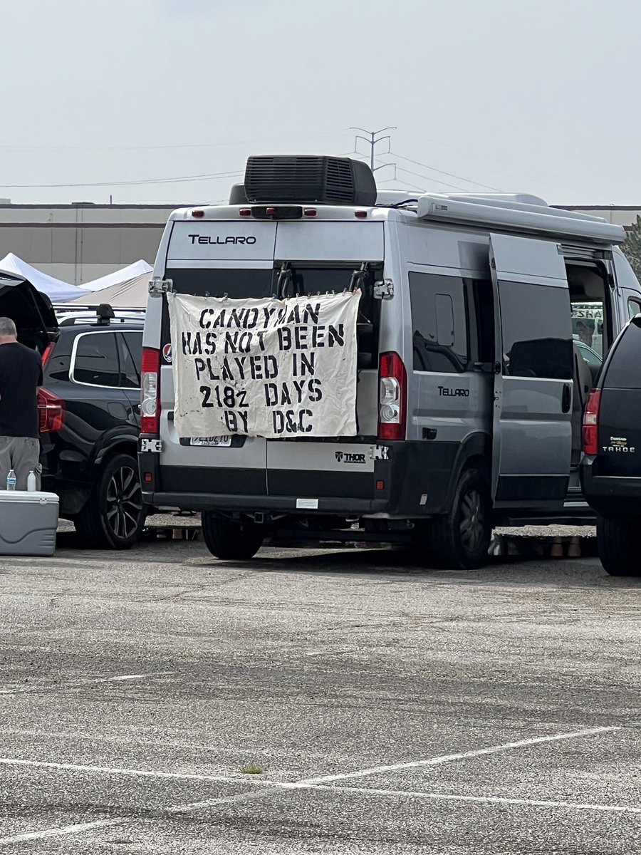 sullivanrx's tweet photo. My kind of protest
@deadandcompany at StL https://t.co/QMdZ0visck
