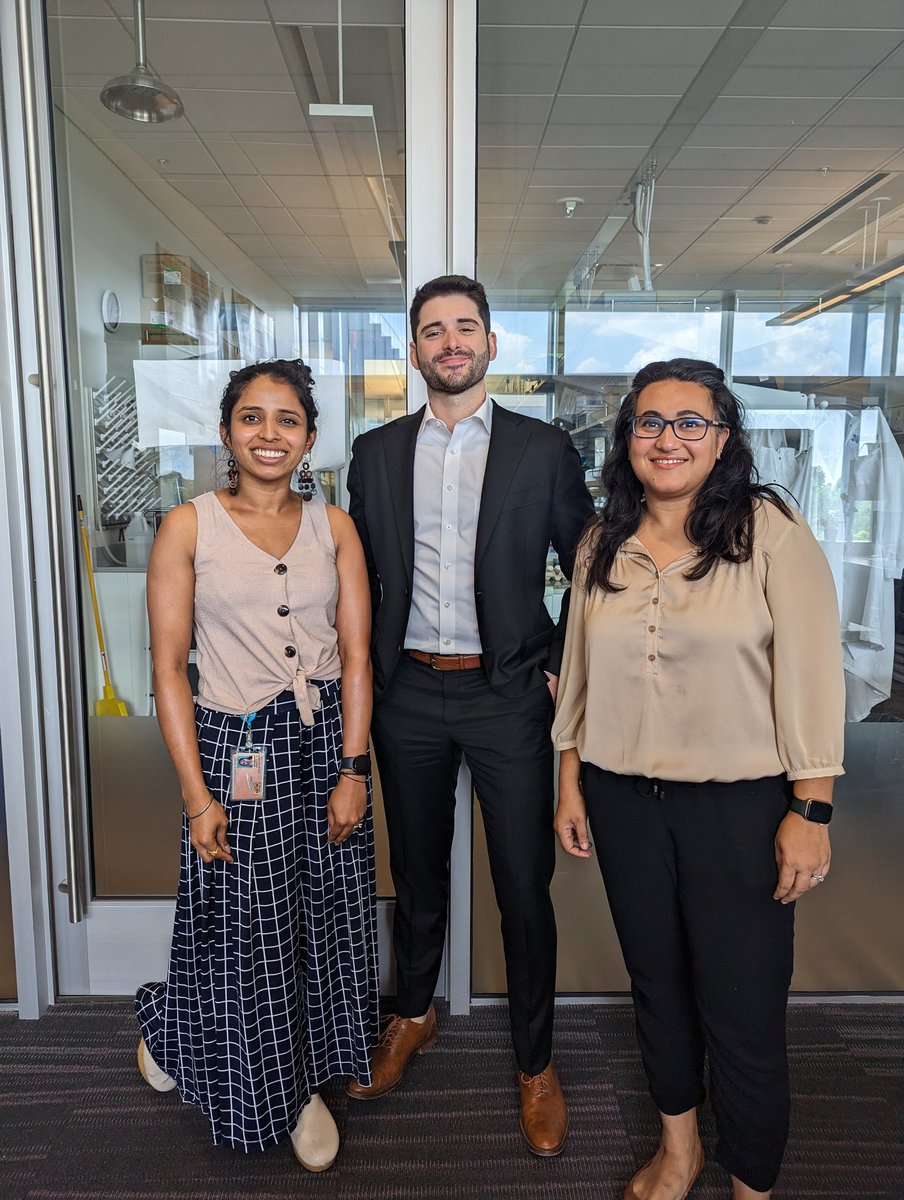 Congrats to Daniel Maruri on a very successful defense. Officially Dr. Maruri it is 🤗! Although we are going to  miss having you around in the lab, we are extremely thrilled for you and wish you all the very best for your future role as a Clinical research associate at Medpace.