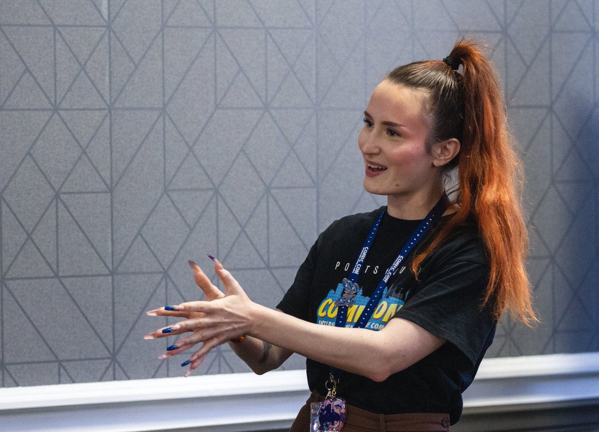 UoPFMC's tweet photo. More from Sunday's #FMC panels at @PComicCon, this time: Pride or Prejudice: The Importance of LGTBQ+ Representation in Film and Media, with @elena_nikifor @devorahshawa
#CeinwynYetton &amp; #TallyAslam @UniPortCCI @UoP_Media https://t.co/Nf6Uwbq4AZ