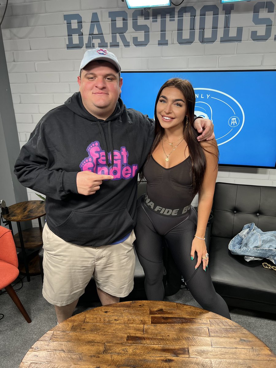 Emily Rinaudo on Twitter "RT OnlyStansShow Tomorrow. emjayrinaudo_"