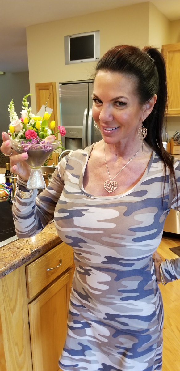 Thanking my newest members on Lindasteelehotbod.com from Bristol, RI Mexico Reisterstown, MD Tampa, FL Columbia, SC Pahrump, NV Thank you for your support! #teamsteele