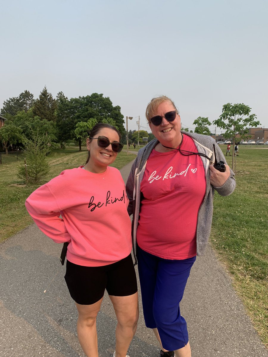 Ms_Lis29's tweet photo. Twinning a great message! @MrsTtheECE1 @basha_anne @DPCDSB_BFA https://t.co/xG4psNoGp5