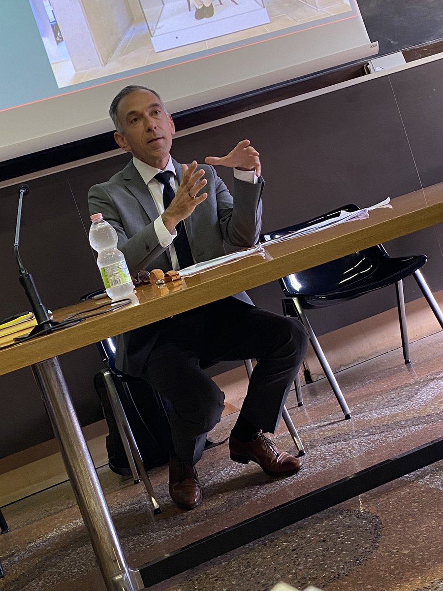 Culminó el tema abordado en el día de hoy con la intervención del Prof. Guillaume Tusseau sobre la percepción del poder #judicial en el contexto de #Francia. Summer School 2023 “Metodología de la comparación jurídica” de la Università di Bologna.