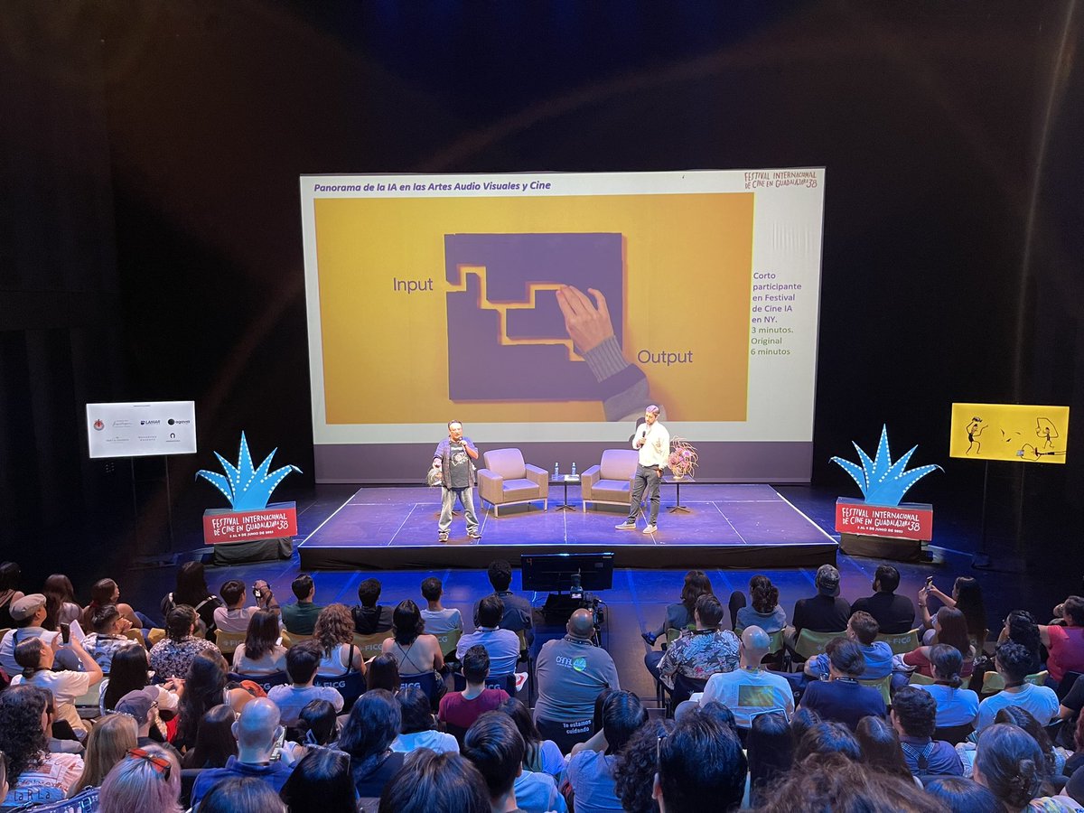 facultaddecine's tweet image. ¡Vive el #FICG38! 🎞️👁️✨

Galerías, exposiciones, paneles, work in progress, proyecciones y sesiones de pitch es un poco de lo que hemos vivido en el @FICGoficial.

En la Facultad de Cine #ElCineNosConstruye. 🎬