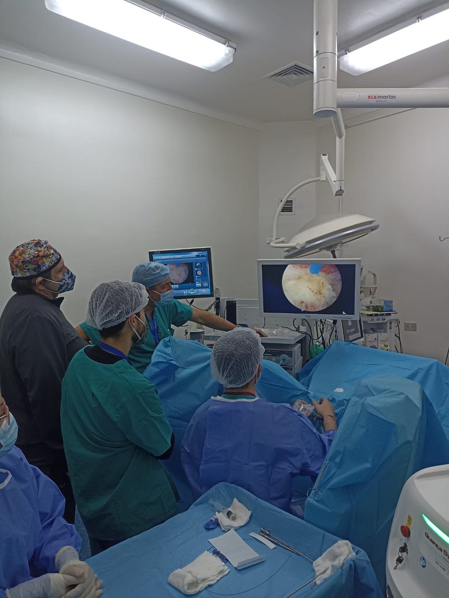 fseguradiazURO's tweet photo. Primera Jornada de nuestro Curso Láser Próstata -  La Unión. Con la presencia de Urólogos desde Concepción hasta Puerto Montt
@UCencomex #holep #AEEP #holmium https://t.co/19zgQFhGsB
