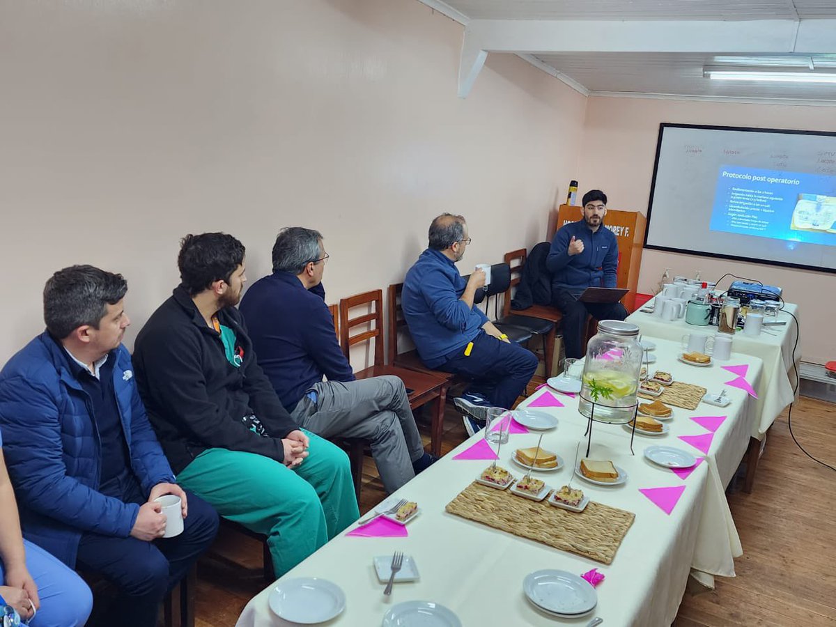 fseguradiazURO's tweet photo. Primera Jornada de nuestro Curso Láser Próstata -  La Unión. Con la presencia de Urólogos desde Concepción hasta Puerto Montt
@UCencomex #holep #AEEP #holmium https://t.co/19zgQFhGsB