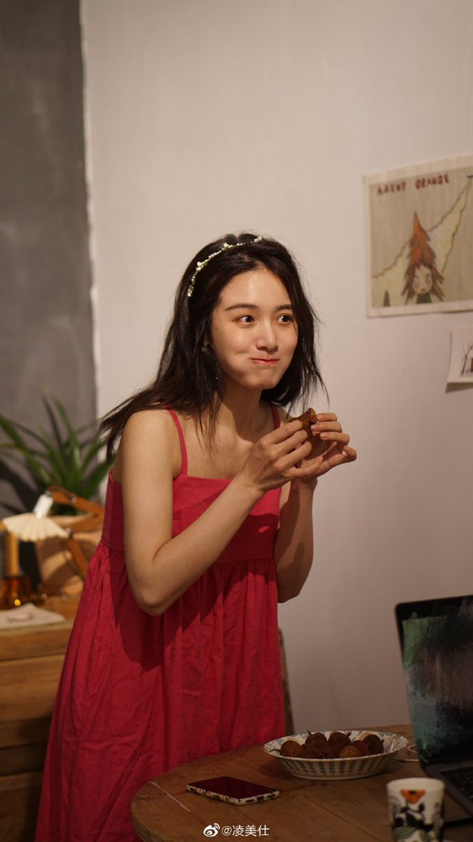 CdramaL's tweet photo. 「📸 | #LingMeishi de #CuteBodyguard, compartilhou novas fotos enquanto comemora seu aniversário de 26 anos ❤️ https://t.co/csVSdafm0i