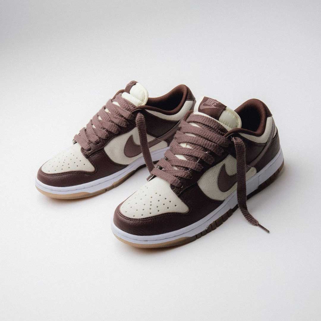 JustFreshKicks's tweet photo. The Nike Dunk Low "Plum Eclipse" releases tomorrow at 10am ET 🍂 

Link -> https://t.co/DB4XYuO07p https://t.co/gz9ty5Bnnj