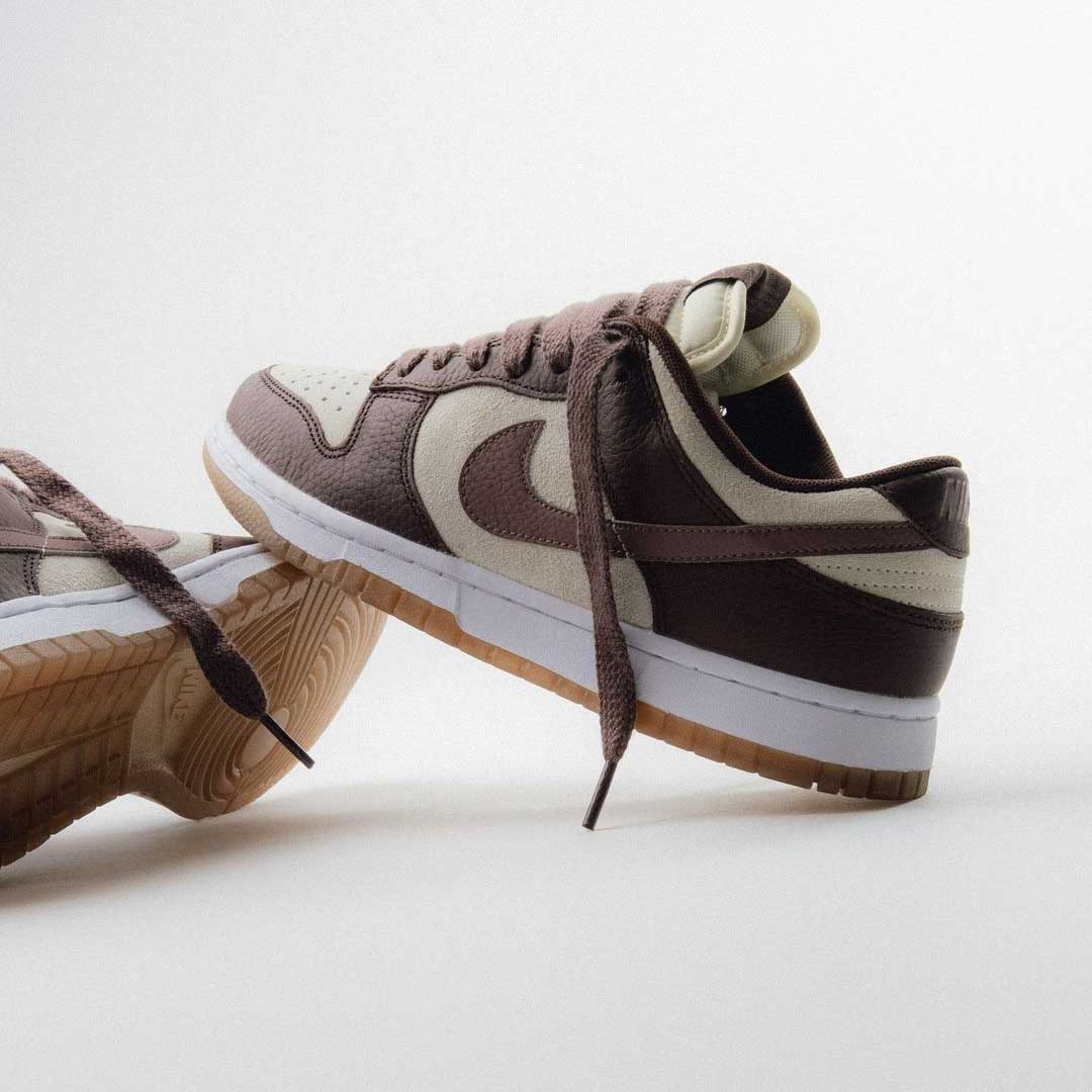 JustFreshKicks's tweet photo. The Nike Dunk Low "Plum Eclipse" releases tomorrow at 10am ET 🍂 

Link -> https://t.co/DB4XYuO07p https://t.co/gz9ty5Bnnj