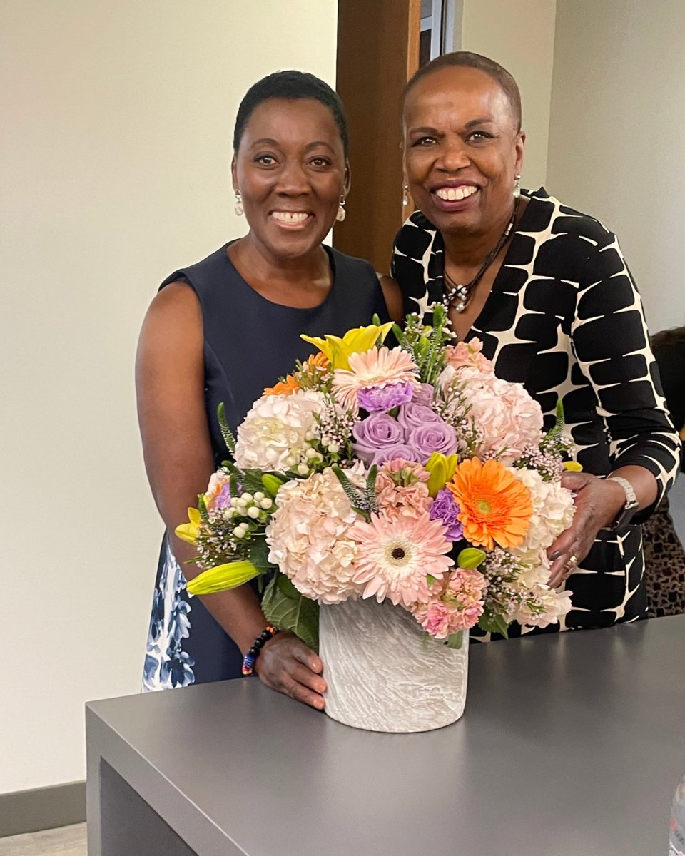 akuyoegraham's tweet photo. The California Wellness Foundation- with outgoing President Judy Belk- so grateful and honored to be one of their grantees. 🙏🏾💙🧡 @SAF_Voices @calwellness #californiawellnessfoundation #SpiritAwakeningFoundation https://t.co/2qYEhHCRnS