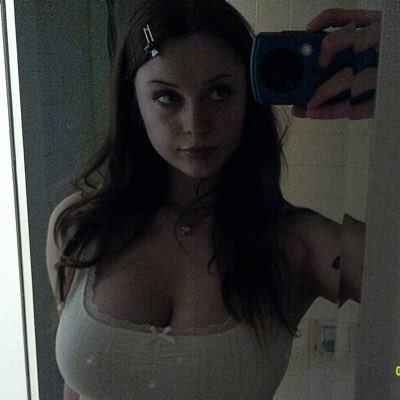 vaporgrls's tweet photo. #NewProfilePic https://t.co/mIlZtuzWCs