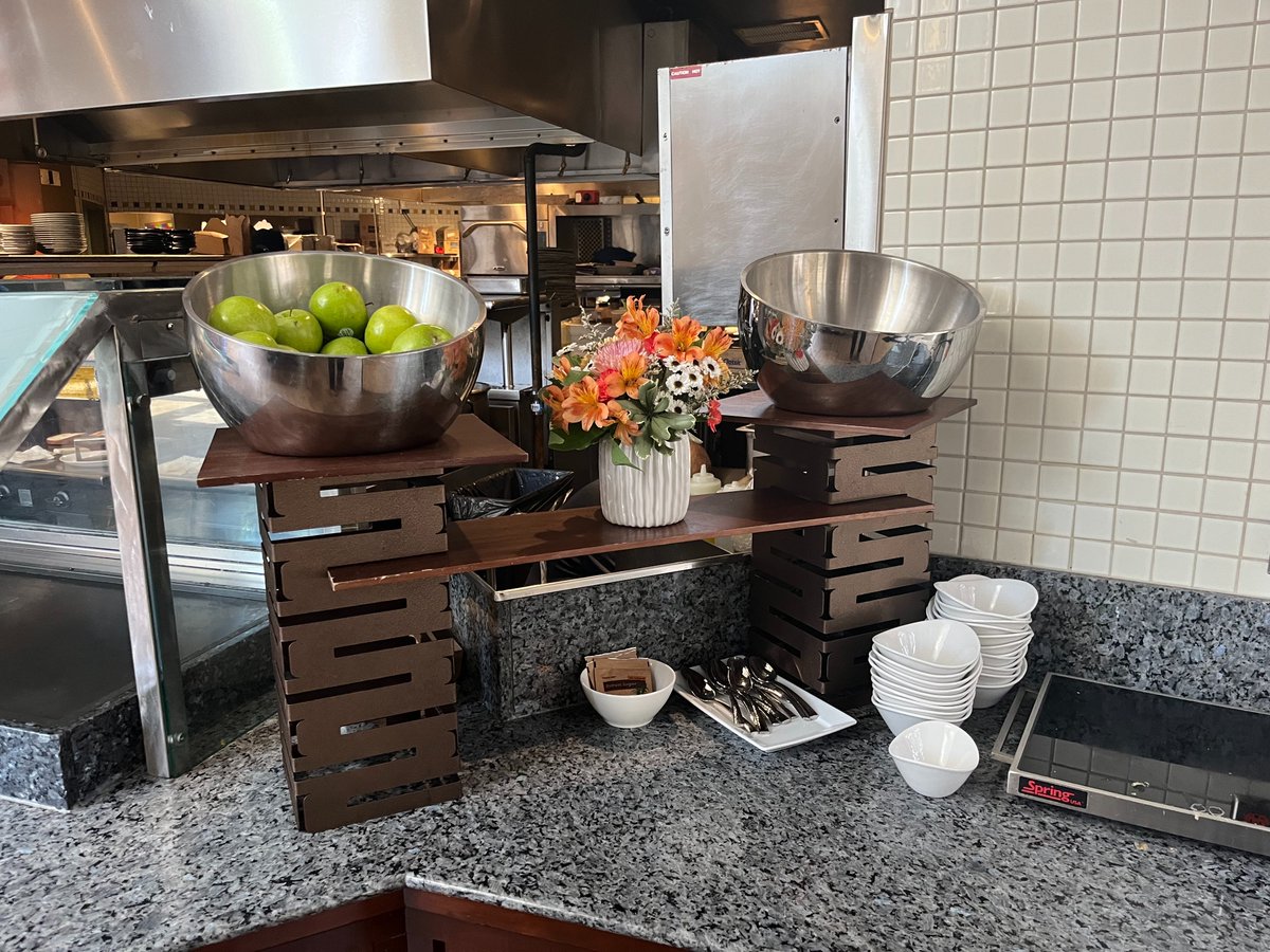 Exciting to see <a href="/RossetoSolution/">RossetoSolutions</a> at the <a href="/WestinSeattle/">The Westin Seattle</a> !  

#serving #MTFS #MarkeTeamFoodservice