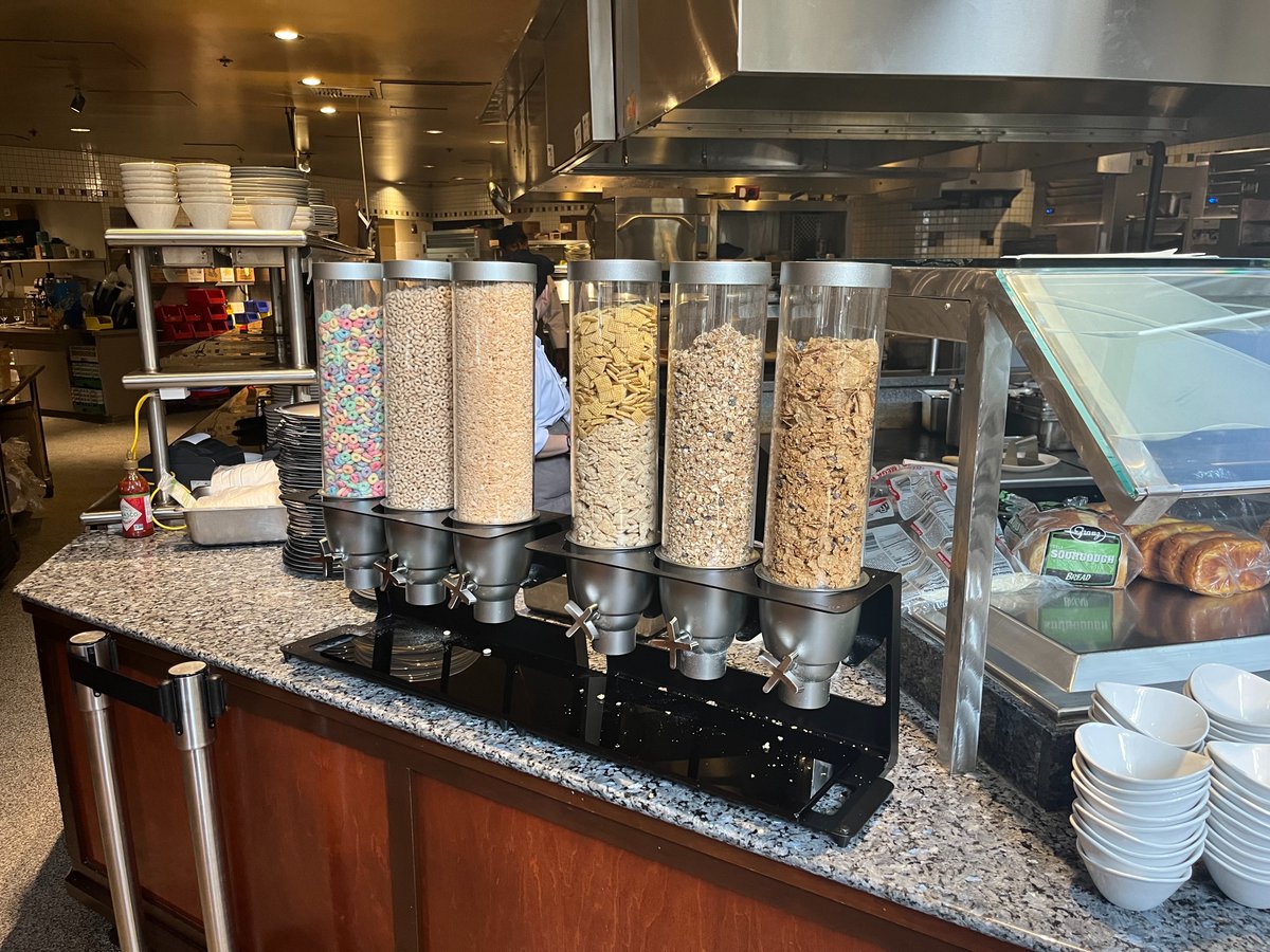 MarkeTeamFS's tweet photo. Exciting to see @RossetoSolution at the @WestinSeattle !  

#serving #MTFS #MarkeTeamFoodservice https://t.co/2g6ZHRnw4p