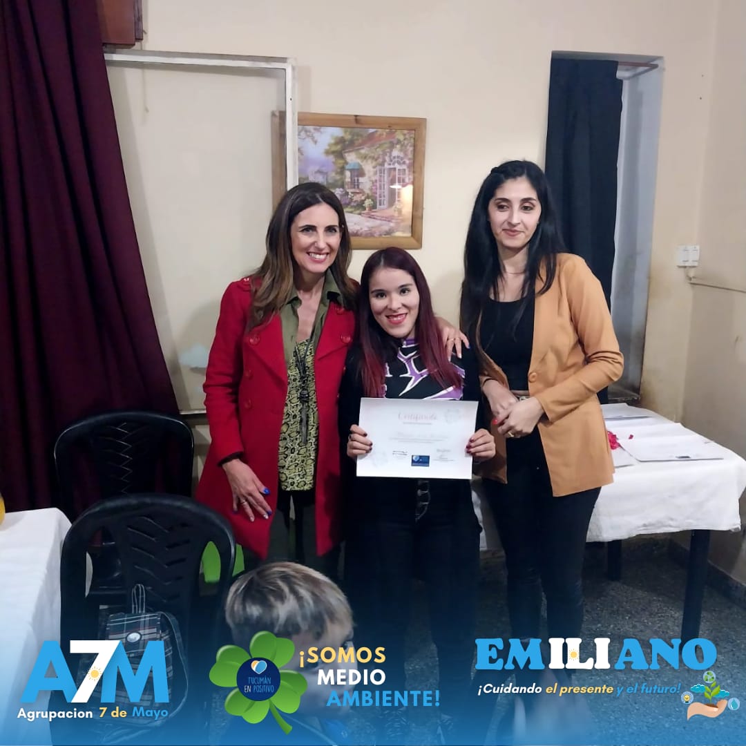 Agrup7Mayo's tweet photo. Estos Talleres buscan no solo realzar la belleza, sino motivar, generar una salida laboral, impulsar esa independencia económica que les ayuda en ese empoderamiento.
Las Mujeres no nos quedamos, Vamos por Más!!!
FELICITACIONES!!!
💋👸💅 https://t.co/xiGACWbHW9