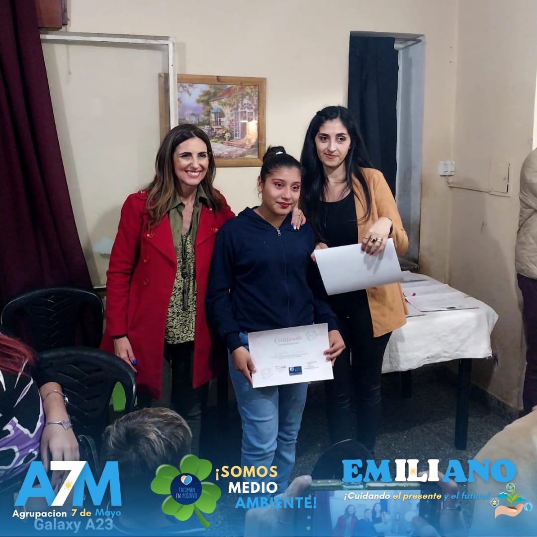 Agrup7Mayo's tweet photo. Estos Talleres buscan no solo realzar la belleza, sino motivar, generar una salida laboral, impulsar esa independencia económica que les ayuda en ese empoderamiento.
Las Mujeres no nos quedamos, Vamos por Más!!!
FELICITACIONES!!!
💋👸💅 https://t.co/xiGACWbHW9