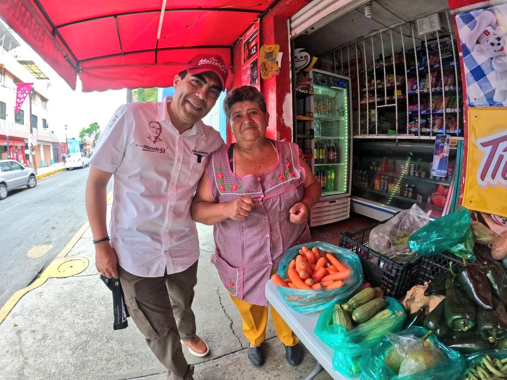 Candelaria___'s tweet photo. El cariño de la gente para #Marcelo @m_ebrard es impresionante en los 8 barrios de #Iztapalapa.

Vamos muy bien 👍 

#ConMarceloSí https://t.co/9fxS32NEEd
