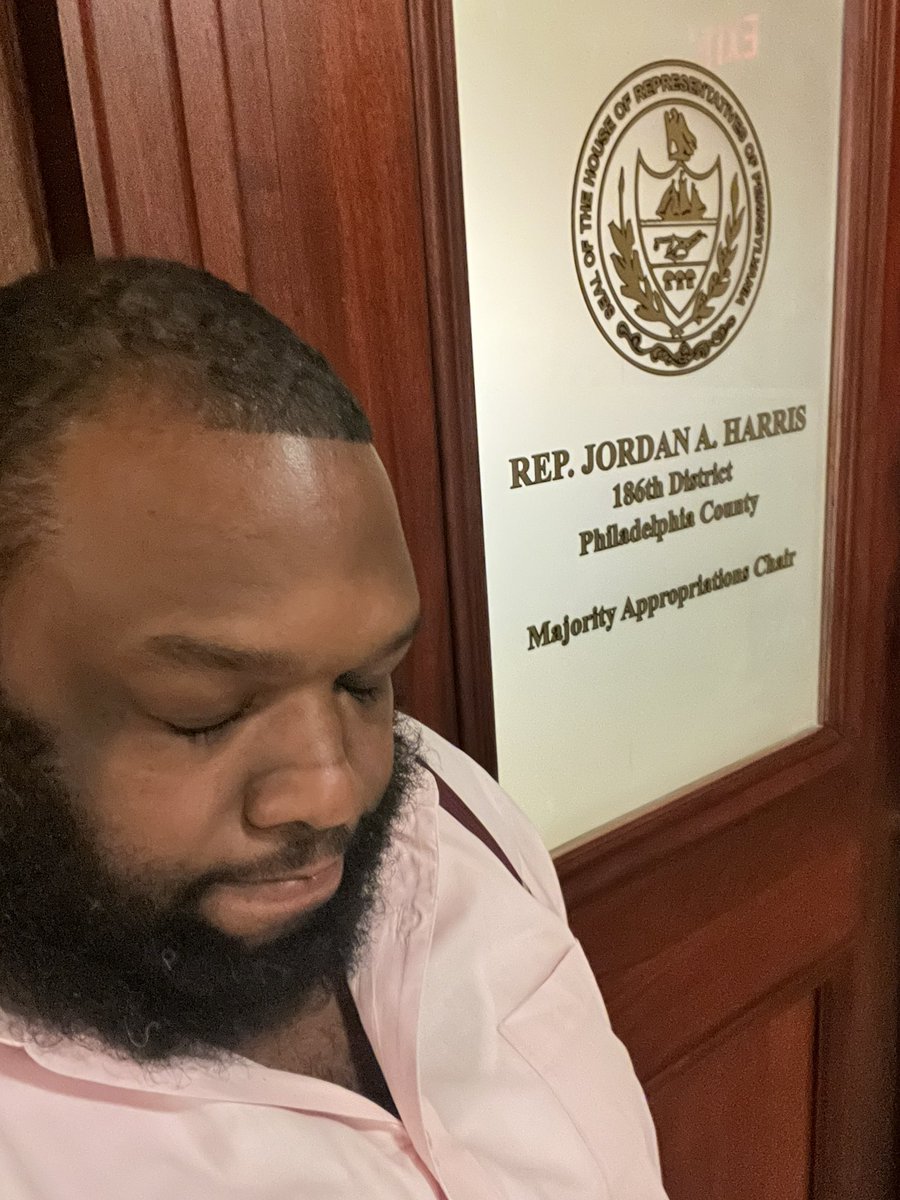 RepHarris's tweet photo. This is the face of a guy who locked himself out of his capitol office and now has to wait for the Police to come and let him in….#longday #pabudget #budgettimes https://t.co/eQErkkYyFQ