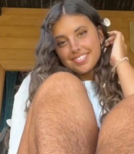 QGdoPOP's tweet photo. 🚨 Uma modelo do OnlyFans revelou que 2 fãs pagaram R$57 mil para que ela parasse de se depilar.

"Um me pagou R$24 mil e outro me pagou R$33 mil para não raspar novamente", relevou a modelo. Aceitariam o dinheiro? https://t.co/M0eRN5RGOC