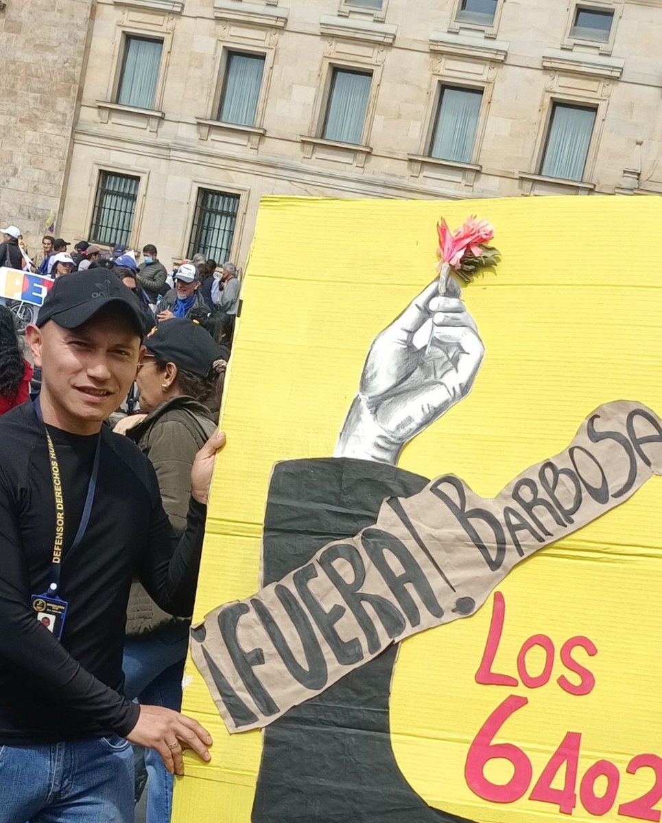 En la Plaza de Bolivar el Pueblo dejó claro que apoya las reformas que buscan Equidad, Justicia y Paz

#PazTotal 
#NoMasImpunidad 
#LaMarchaDePetroEs
#ALaCallePorElCambio
#PrimeroLaGente
#ALasCallesPorColombia
#QuierenPararEICambio
#ElPaisConfiaEnPetro