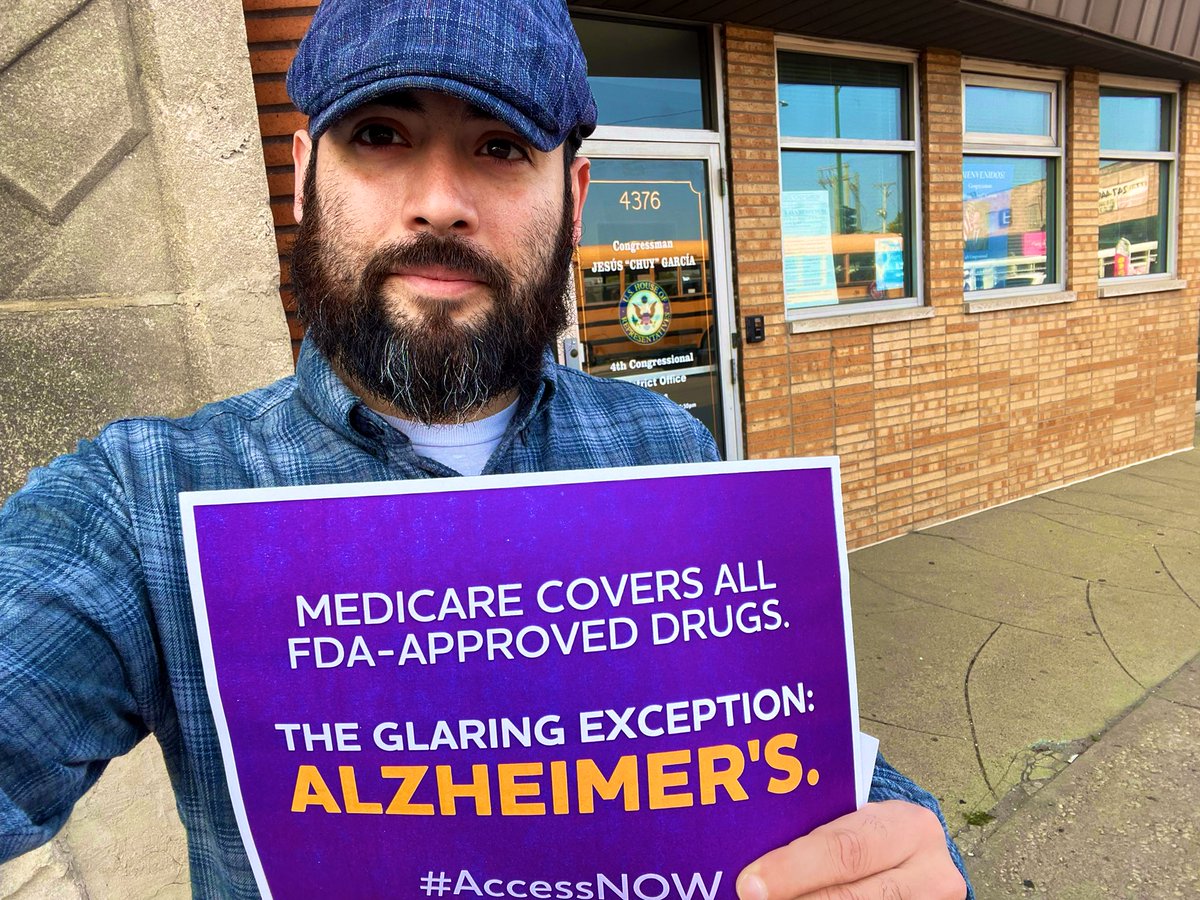 People living with early Alzheimer’s need #MoreTime. That’s why Manuel stopped by @RepChuyGarcia’s office today and asked his Congressman to sign onto a bipartisan letter urging @CMSGov to give #AccessNow to FDA-approved Alzheimer’s drugs!