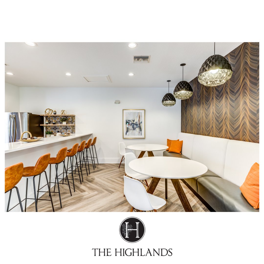 Serene living infused with comfort — that's #TheHighlands 😍

#LPCMidwest #LPCYouBelongHere #DowntownOP #downtownOverlandPark #lovewhereyoulive #apartmenthuntingOP #apartmenthuntingOverlandPark #JohnsonCounty