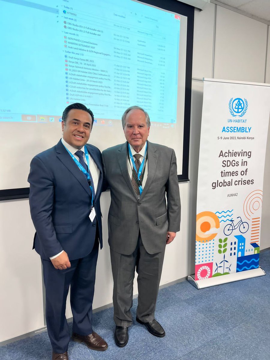 #Querétaro | 🤝🏻Luis Nava, alcalde capitalino, se reunió con el Embajador de México en Kenia, Erasmo Roberto Martínez, representante permanente del Programa de las Naciones Unidas para el Medio Ambiente y ONU HABITAT;hablaron del avance de la Agenda 2030 y la nueva agenda urbana