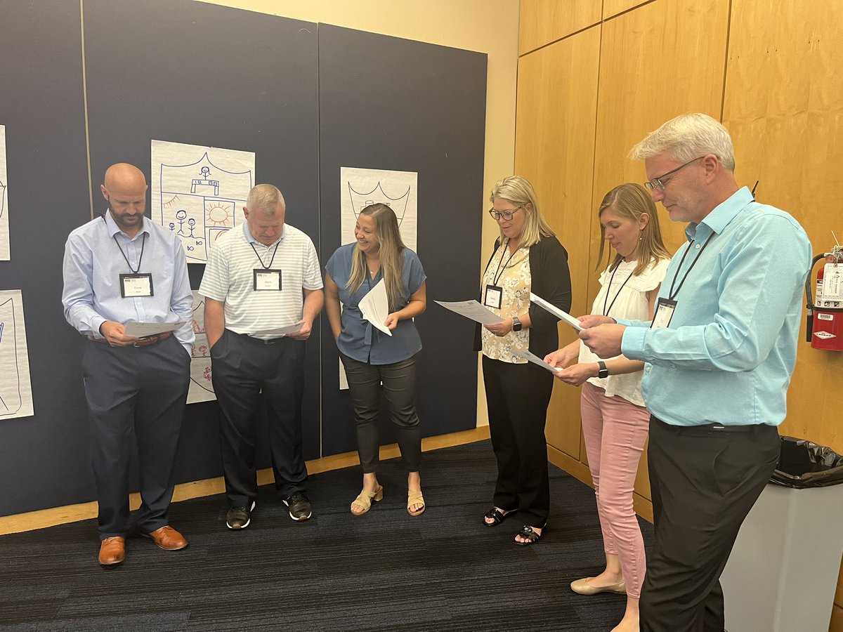 CCPSLeadership's tweet image. Great day of learning for @collierschools assistant principals at FIU.  Today’s sessions focused on leveraging your strengths, values in leadership, and communication skills for leaders.  Looking forward to another great day tomorrow @CCPSLeadership @SupRicciardelli