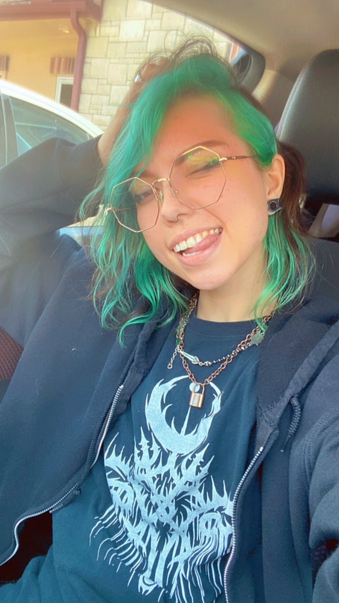 Oofie ( )っ ♡ on Twitter: "🔴 GOING LIVE TO TALK ABOUT VEGAS AND A-KON