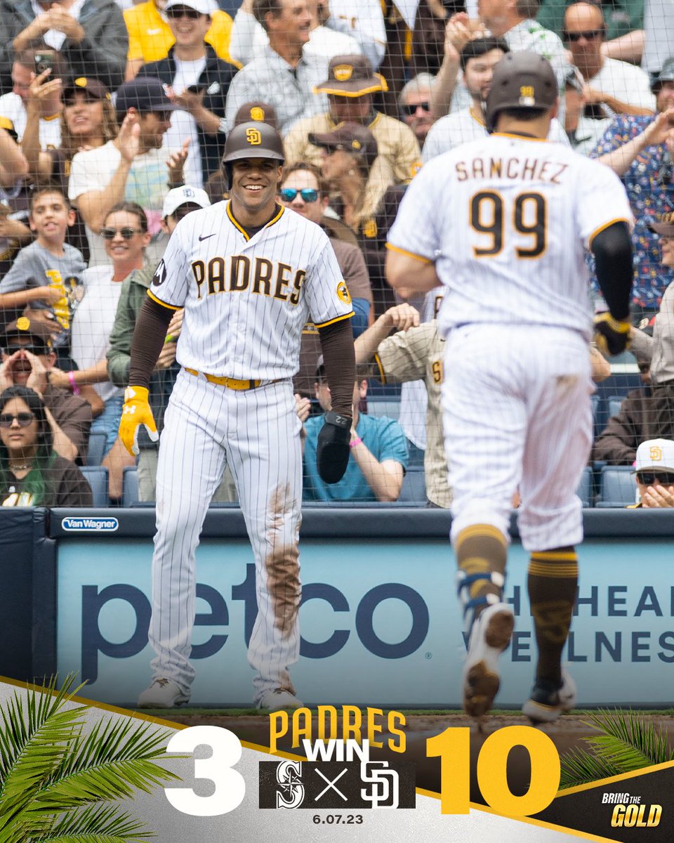 Padres's tweet photo. WINsday 🤩

#PadresWin | #BringTheGold https://t.co/awQwPMb1WI