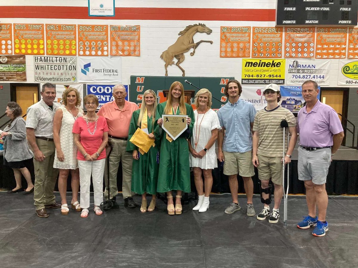 MadisonSelf2023's tweet photo. This group of people were some of my biggest supporters throughout my career at East Lincoln. What an honor it was to be awarded the AKP Gamer Scholarship by them. So thankful for the Horne, Cherry, and Parrish families. You guys will always hold a special place in my heart 🤍 https://t.co/XE6SOLirIn