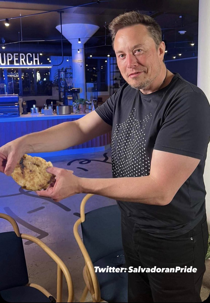 Elon Musk enjoying a Pupusa in Austin, Texas. 🇸🇻🔥