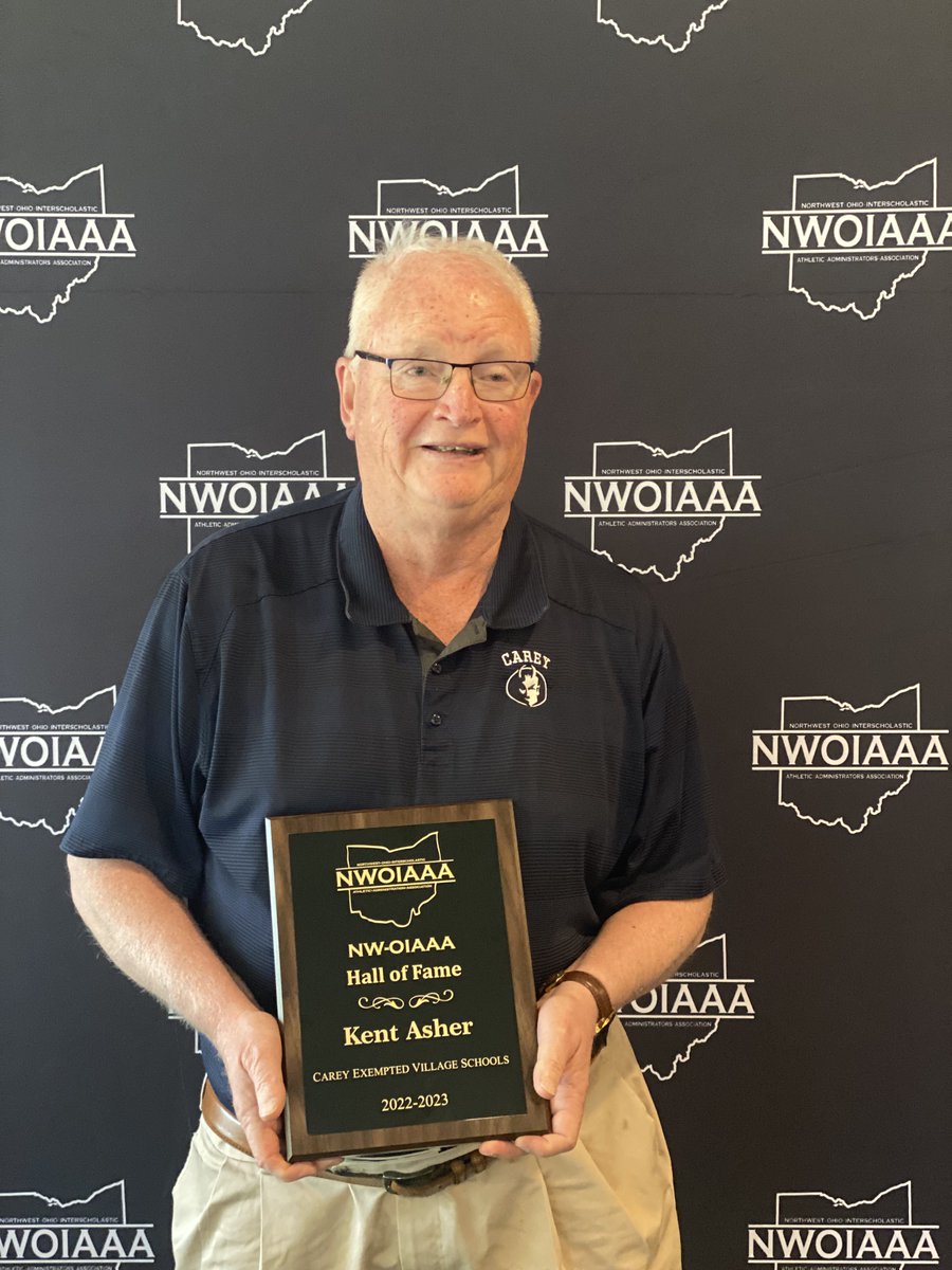 NW-OIAAA Awards

Receiving the NW-OIAAA Hall of Fame Award, Kent Asher (Carey)