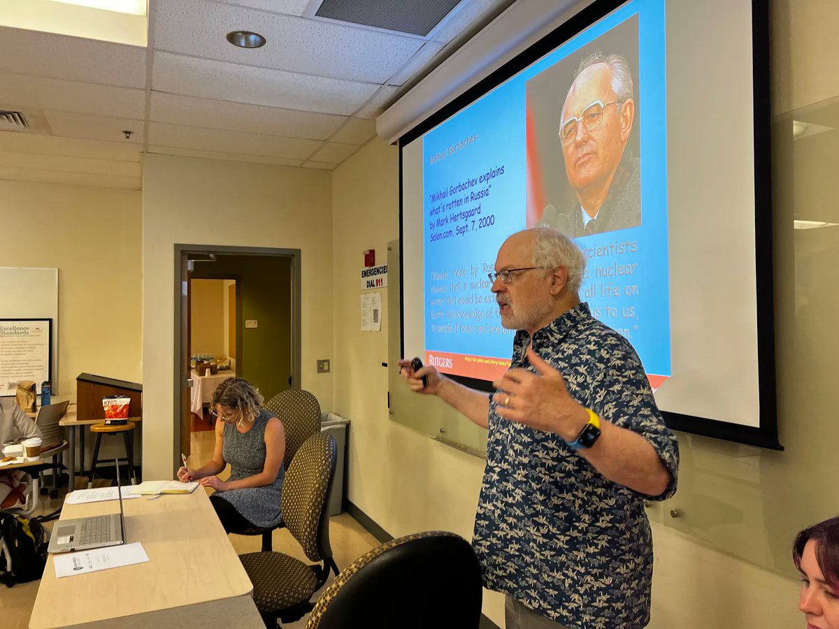 #AtomicReporters journalist workshop in Albuquerque continues with @sovietologist, @AlanRobock (photo) & @VChristory speaking about the devastating humanitarian impact of nuclear weapons #nuclearjournalism #ARUNM2023 #ARUNMWorkshop2023