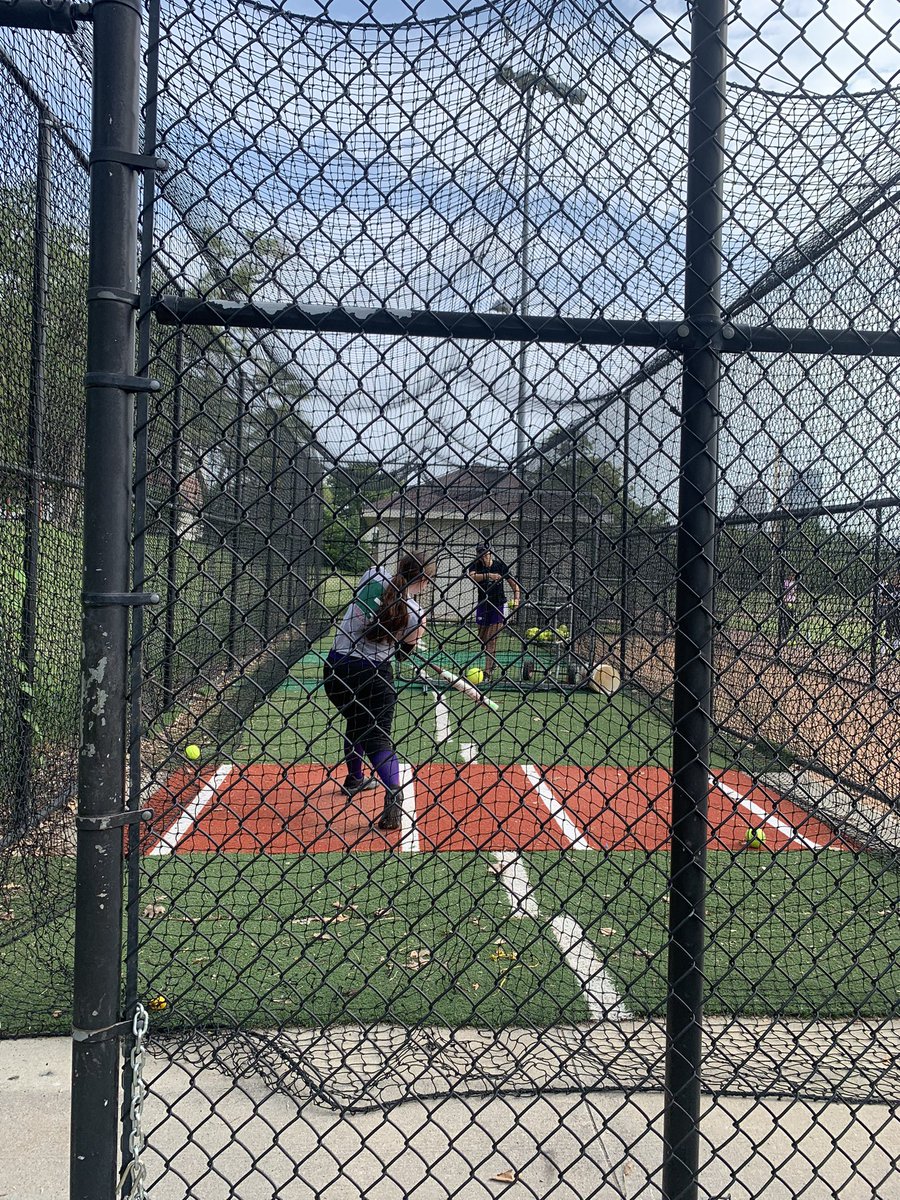 CHSEagleSB's tweet photo. Day 2โ
Our girls did a great job staying productive and getting multiple reps in! Ended the day with a fun game of fungo๐ฅ#eaglessoftball https://t.co/dqDWb4aTBX