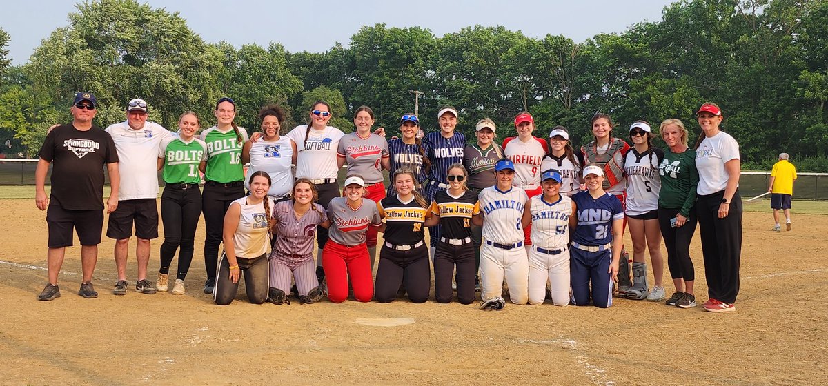 FairfieldSB's tweet photo. Last time in red &amp; white for Kelsie Michaud &amp; Ryleigh Peters in the Southwest Senior All-Star game. They go out with a 13-10 win! Also pictured with their GMC softball sisters. Thank you for all you've given to the program. #alwaysindians 
#2023
#DPT🥎 
#14 #9
@fcsdathletics https://t.co/d3SJy7LBFo