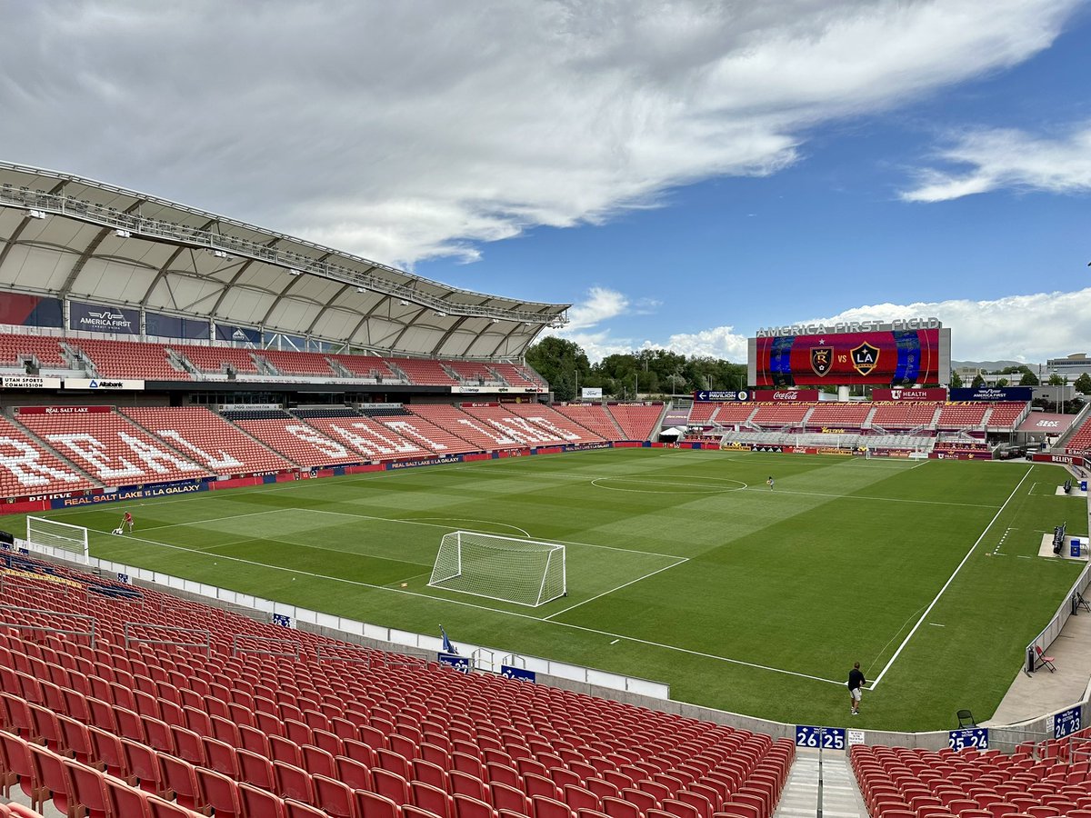danfarnsey's tweet photo. Great day to beat the Galaxy! @realsaltlake @MLS @FieldExperts #usopencup
And as always, @Dawg13Turf @b_benhoff6 @CrunkJuice4 #twitterlessMeg putting in the work! https://t.co/XtPVXj97Ph