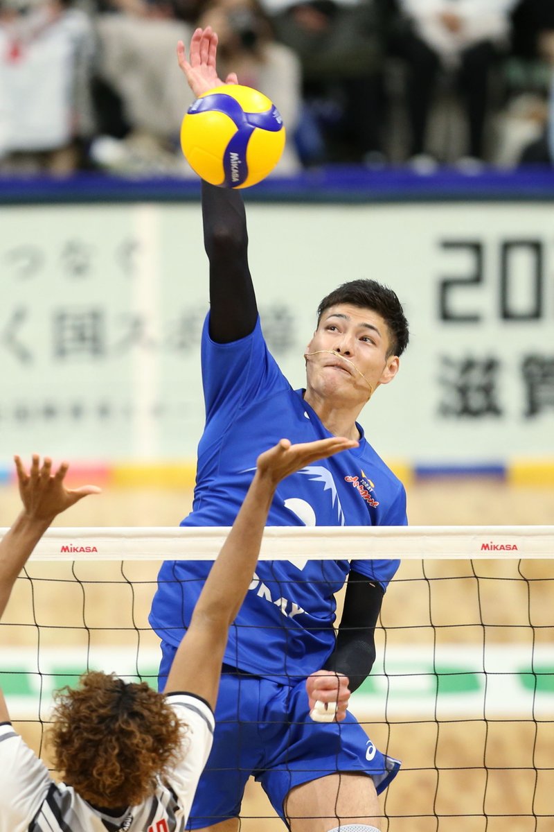 TORAY_ArrowsMEN's tweet photo. / 2022-23 V.LEAGUE 選手の皆さんが選ぶ
#V1男子 #BEST6 MB編🎊
\ #東レアローズ
@TORAY_ArrowsMEN
#髙橋健太郎 選手
うれしいですね
ありがとうございます
#vleague
#Vリーグ
3年連続ブロック賞に向けて
2023-24シーズンも応援よろしくお願いします🔥
https://t.co/WnyRk1yjDz
#202
#ツーオーツー https://t.co/fqx3E7jV1v