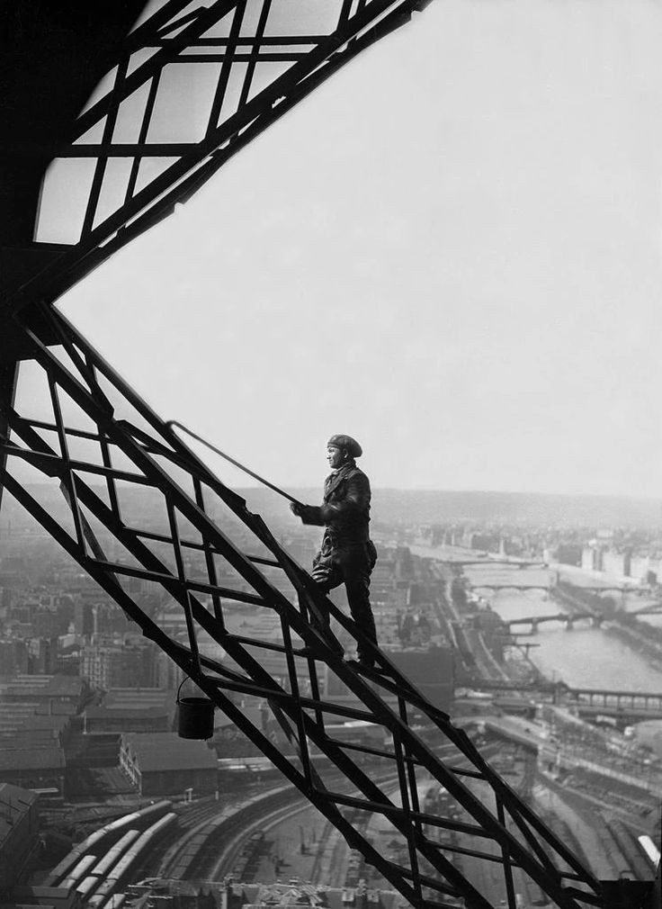 Cleaning the Eiffel Tower, 1932.