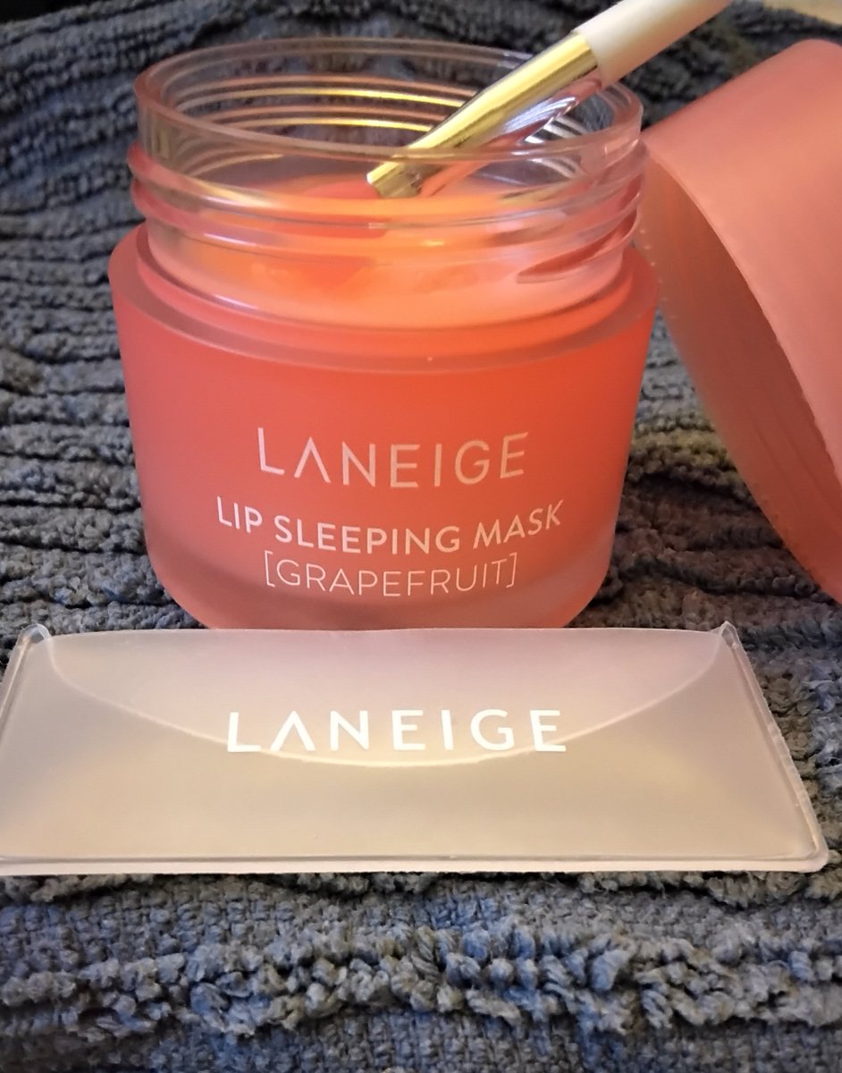cch3227's tweet photo. This is such a lifesaver! 😍

#laneige #skincare #lips #grapefruit #cantlivewithoutit
#lipmask #selfcare #lifesaver #pink #beauty https://t.co/xaIHgtUQGv